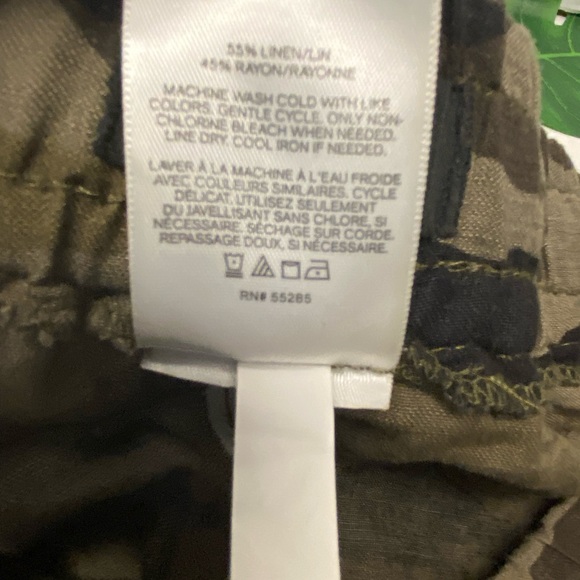 EXPRESS Camo Linen Drawstring Shorts - Picture 4 of 7